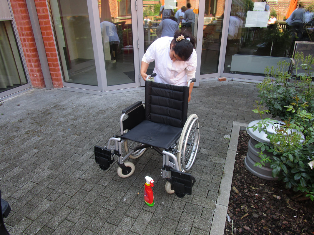 rolstoelen reinigen te Saskia
